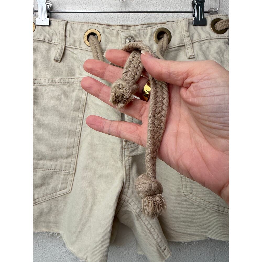 NWT We The Free Moxie Shorts Ivory Rope Belt Raw Hem Eyelet Size 26 - Picture 3 of 14